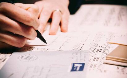 专著参考文献有何格式要求？