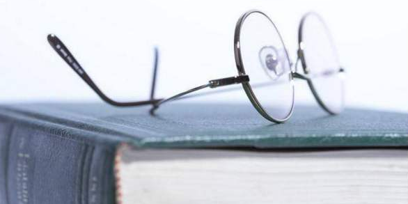 论文署名最多几个人